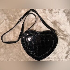 SHEIN Croc Embossed Heart Shaped Crossbody Bag